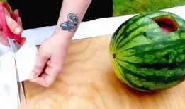 网红泡泡又困了吃瓜,揭秘娱乐圈幕后故事